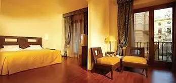 ***  B&B Hotel Palermo Quattro Canti Italy